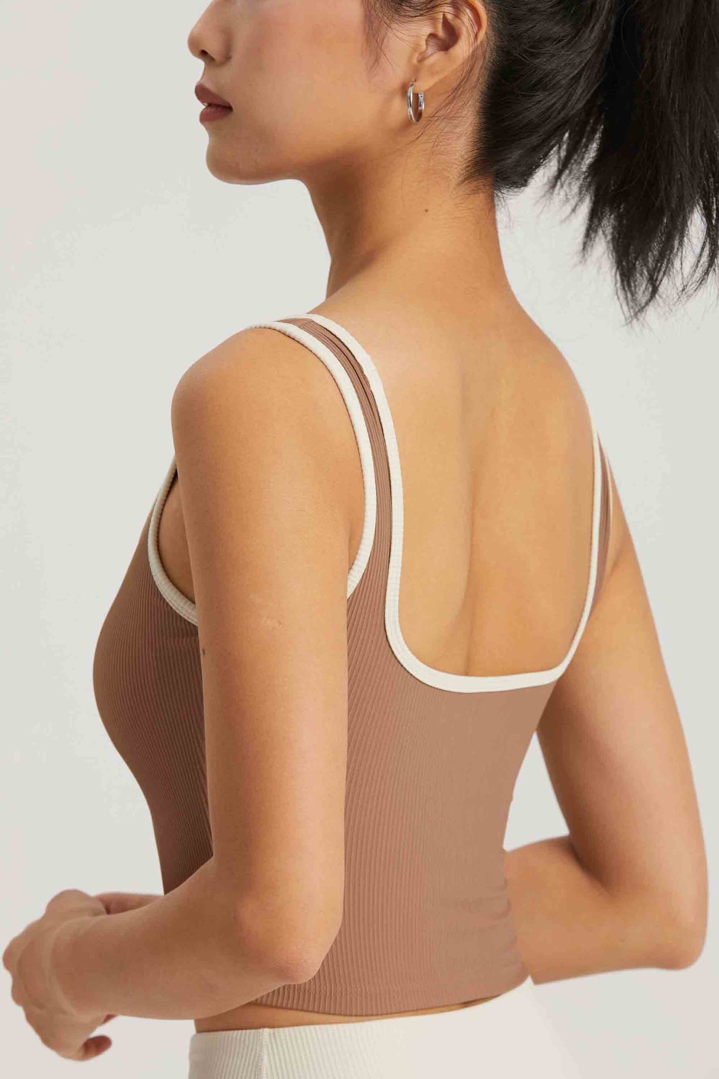 WX1509-FPS Thread naked semi-fixed cup fitness vest color contrast wrap edge sports bra Sexy waist-exposing yoga underwear