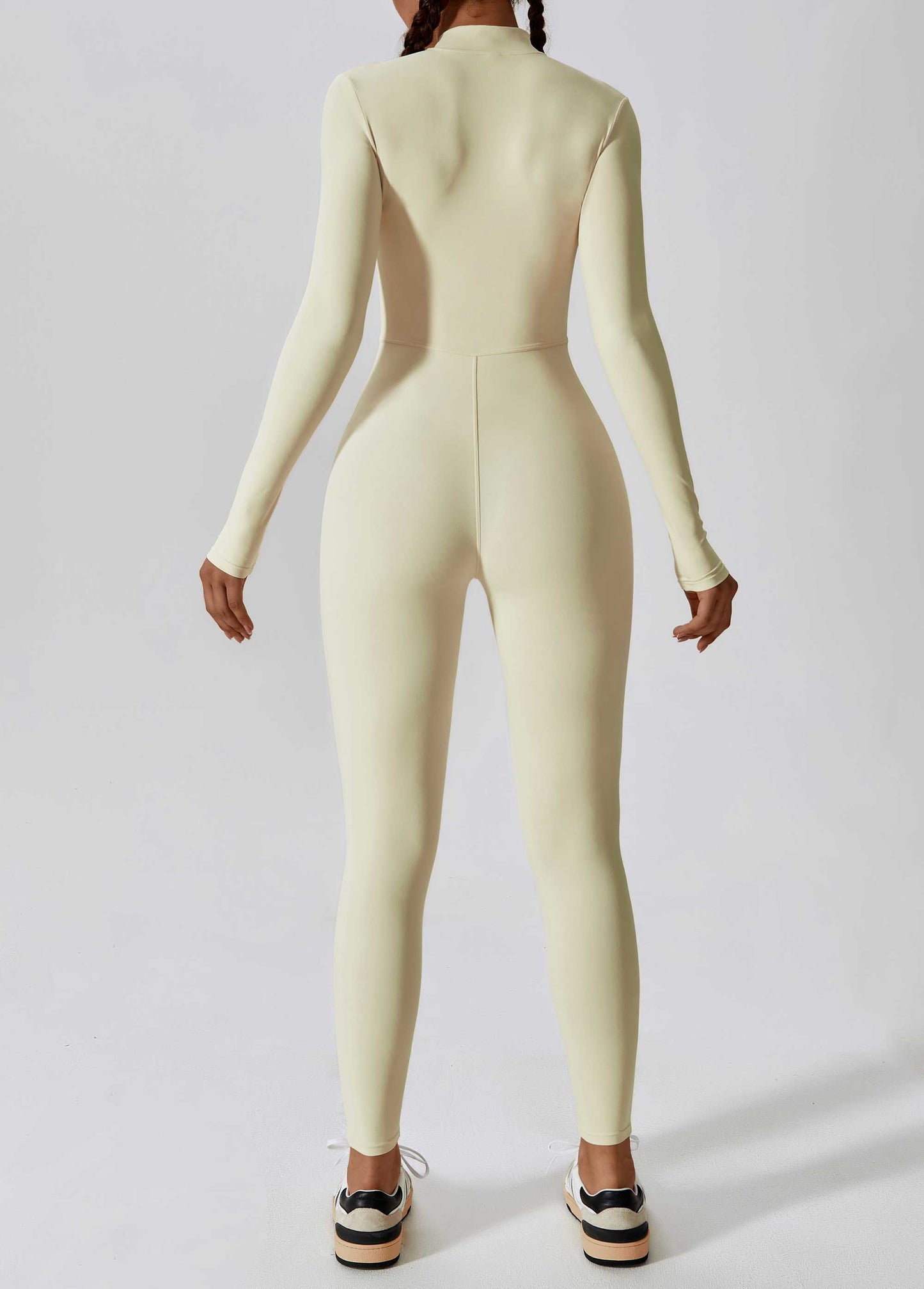 HR8306-Spring high-intensity long-sleeved one-piece yoga suit with zipper, revealing fitness bodysuit.